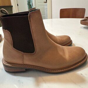 Nisolo  Carmen Chelsea Boots
